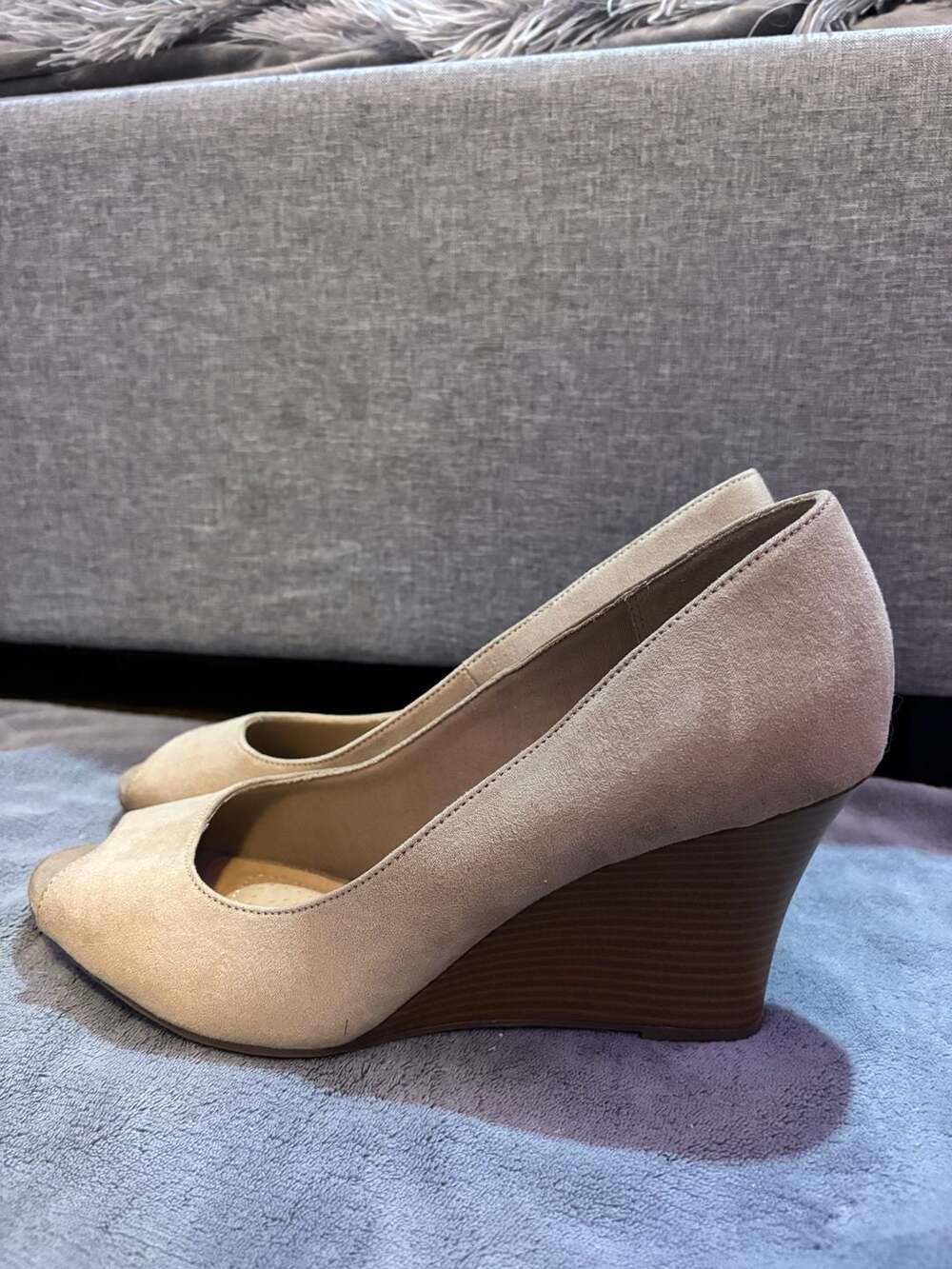 Dexflex Comfort Tan Suede Peep Toe Wedges with Memory Foam 10 - Picture 3 of 6